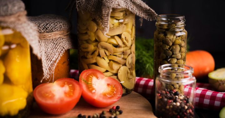 El papel del suministro de frutos secos y encurtidos en la hostelería española